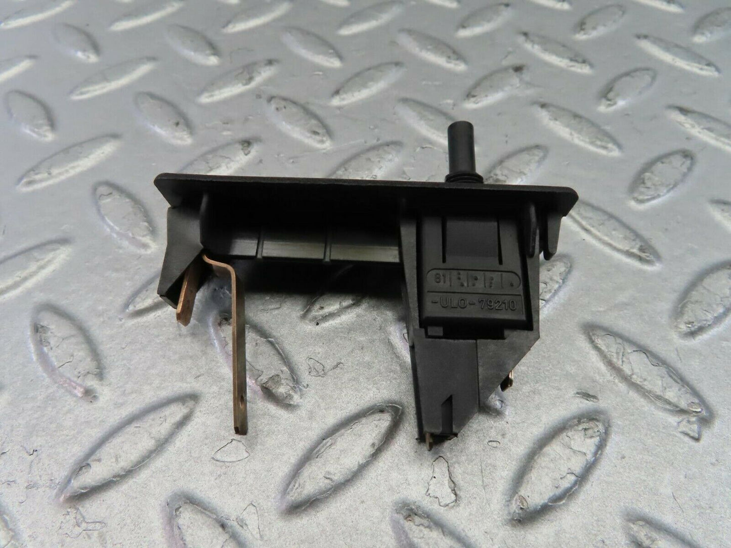 9715 Mercedes-Benz C123 280CE Coupe Trunk Light Switch 1158202511