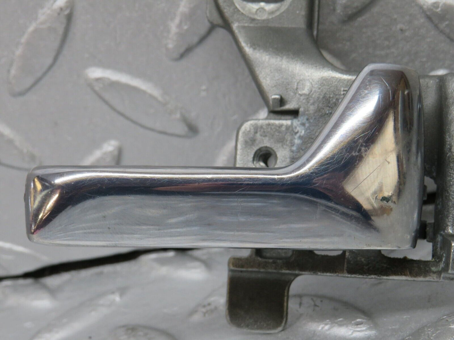 36881 Mercedes-Benz C126 420SEC Coupe Right Door Interior Handle