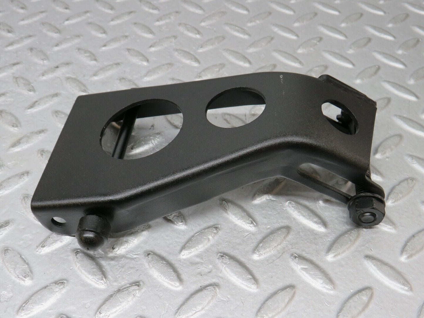 36349 Mercedes-Benz W126 420SE Alternator Generator Bracket