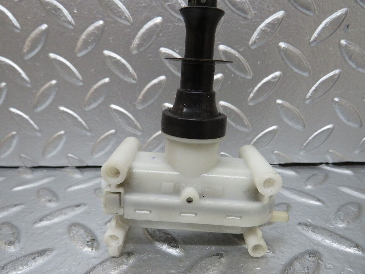 25314 Mercedes-Benz W201 190D Rear Right Door Lock Actuator