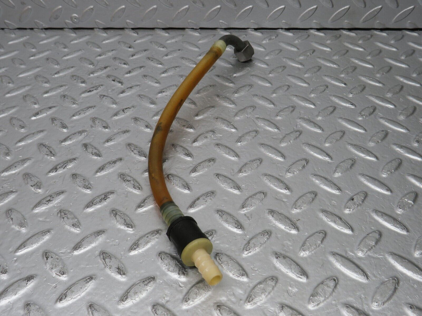 32835 Mercedes-Benz C107 R107 350 V8 Brake Servo Vacuum Pipe