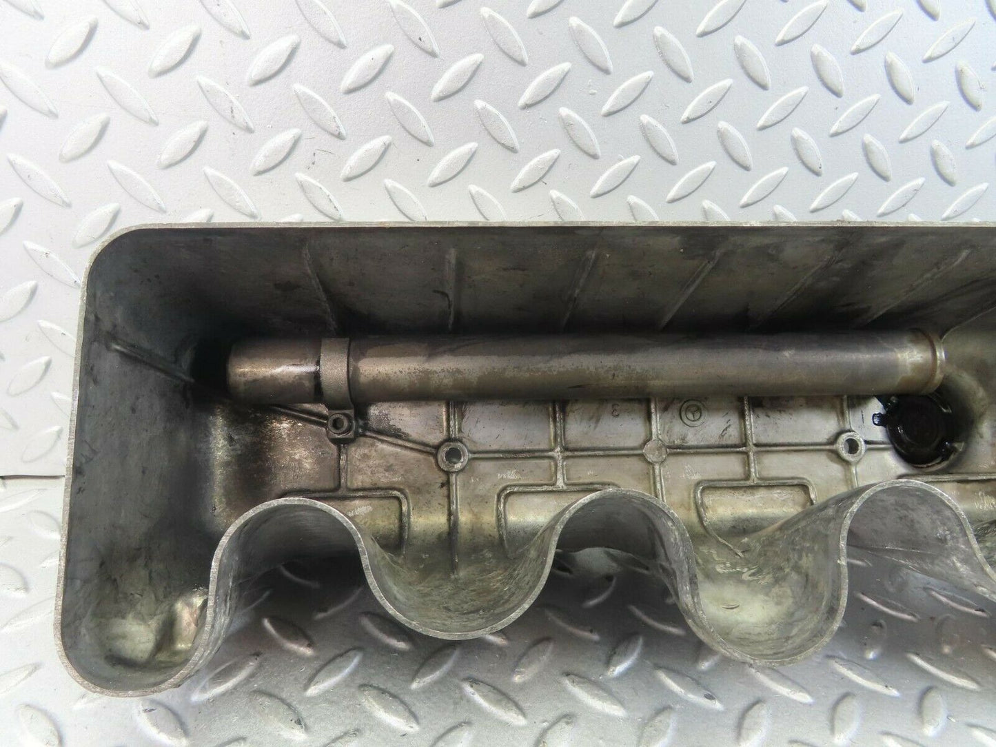 8681 Mercedes-Benz W115 Cylinder Head Valve Cover 6150160105