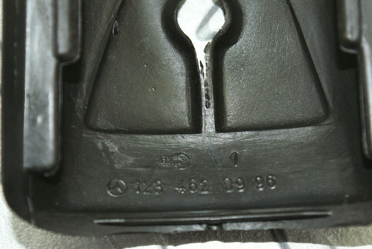 2666 Mercedes-Benz W123 280E Steering Column Switch Rubber Cover 1234620996