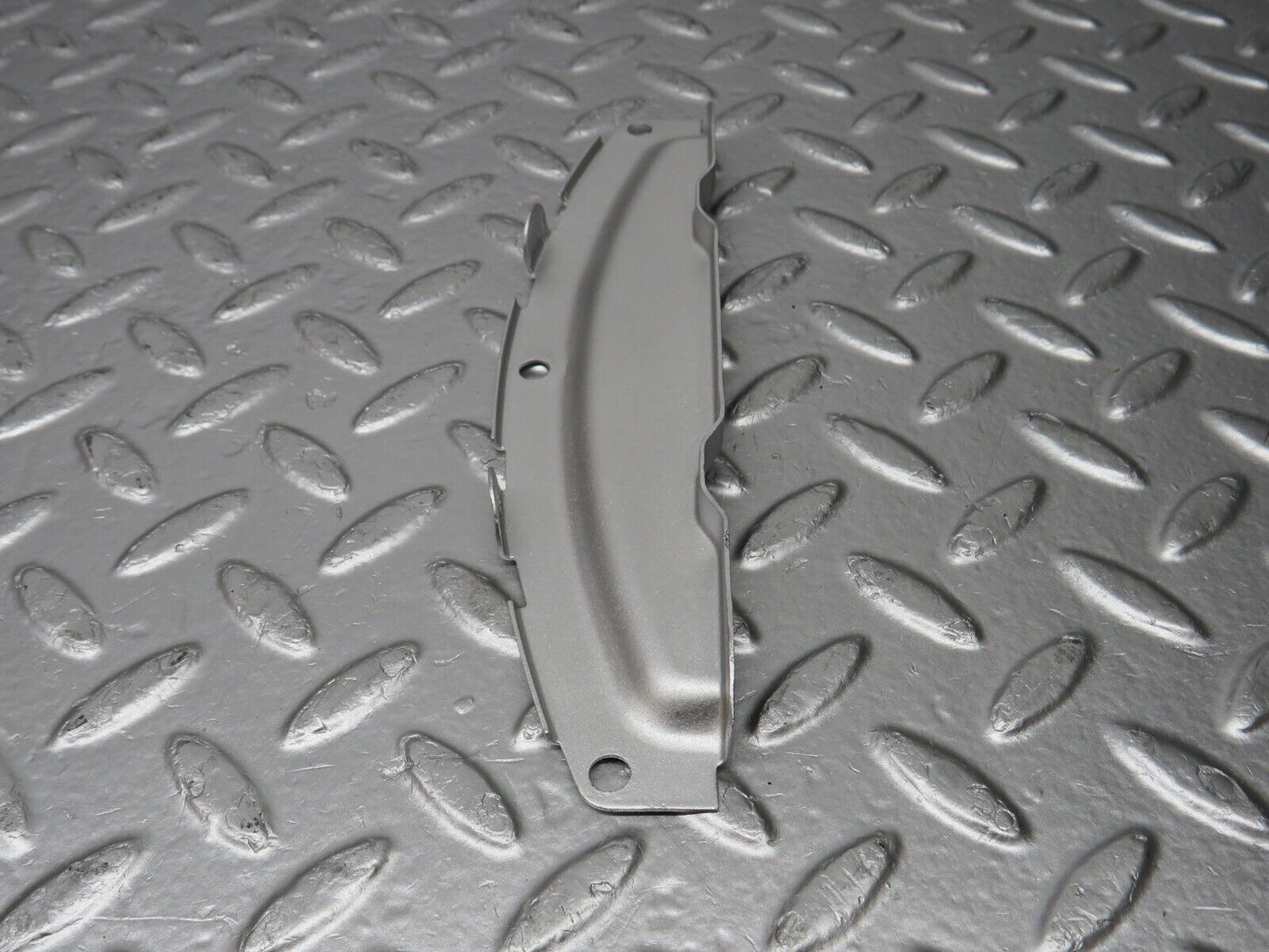 33058 Mercedes-Benz C107 R107 350 V8 Gearbox Flange Cover