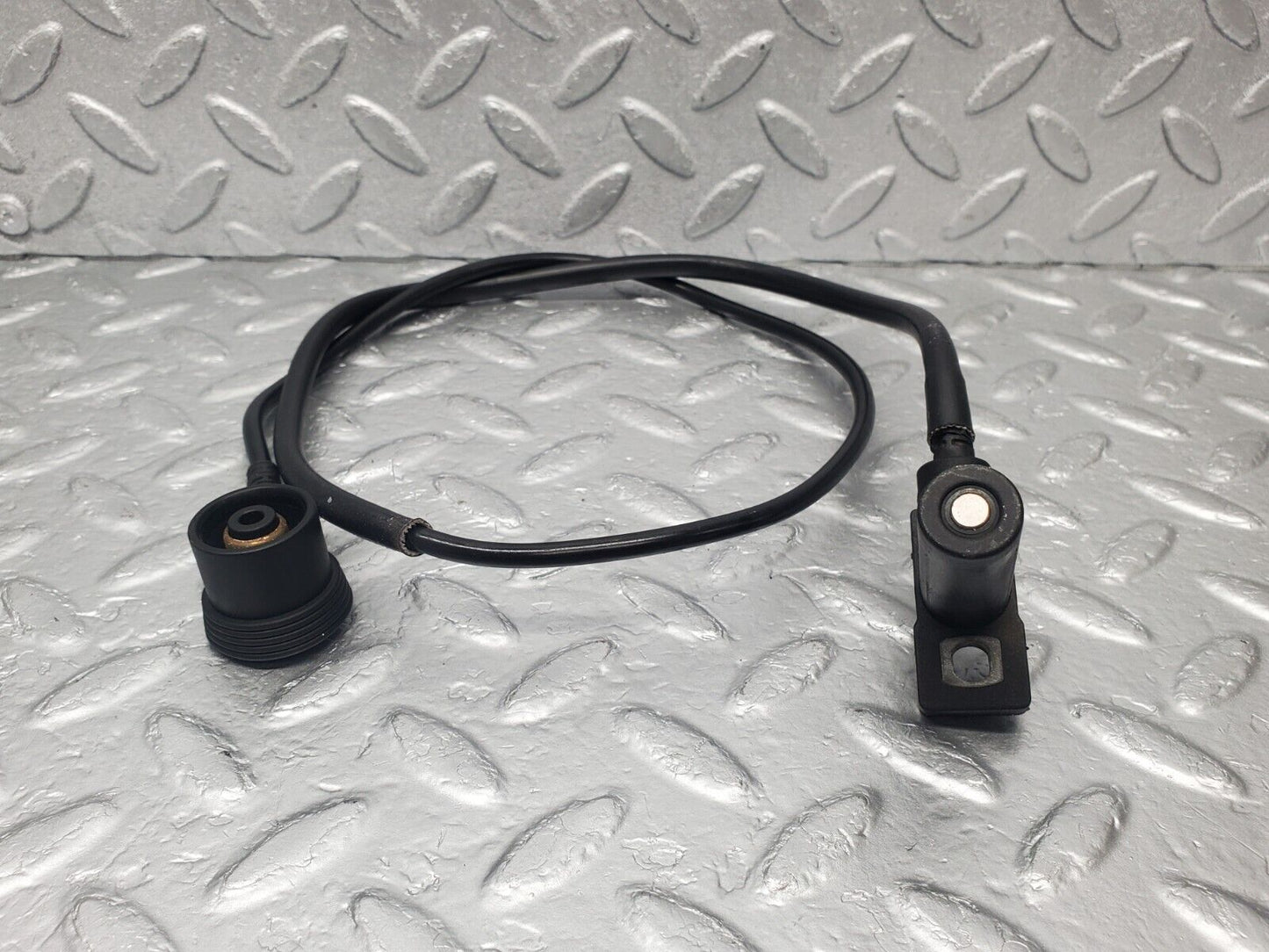 46203 Mercedes-Benz W124 280E Crankshaft Position Sensor 0155452828 0021534328