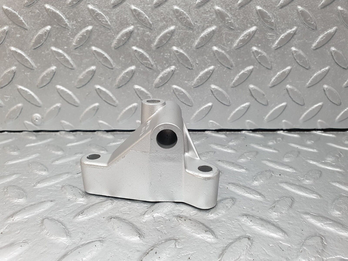 41524 Mercedes-Benz W124 200E Alternator Generator Support Bracket 1021550835
