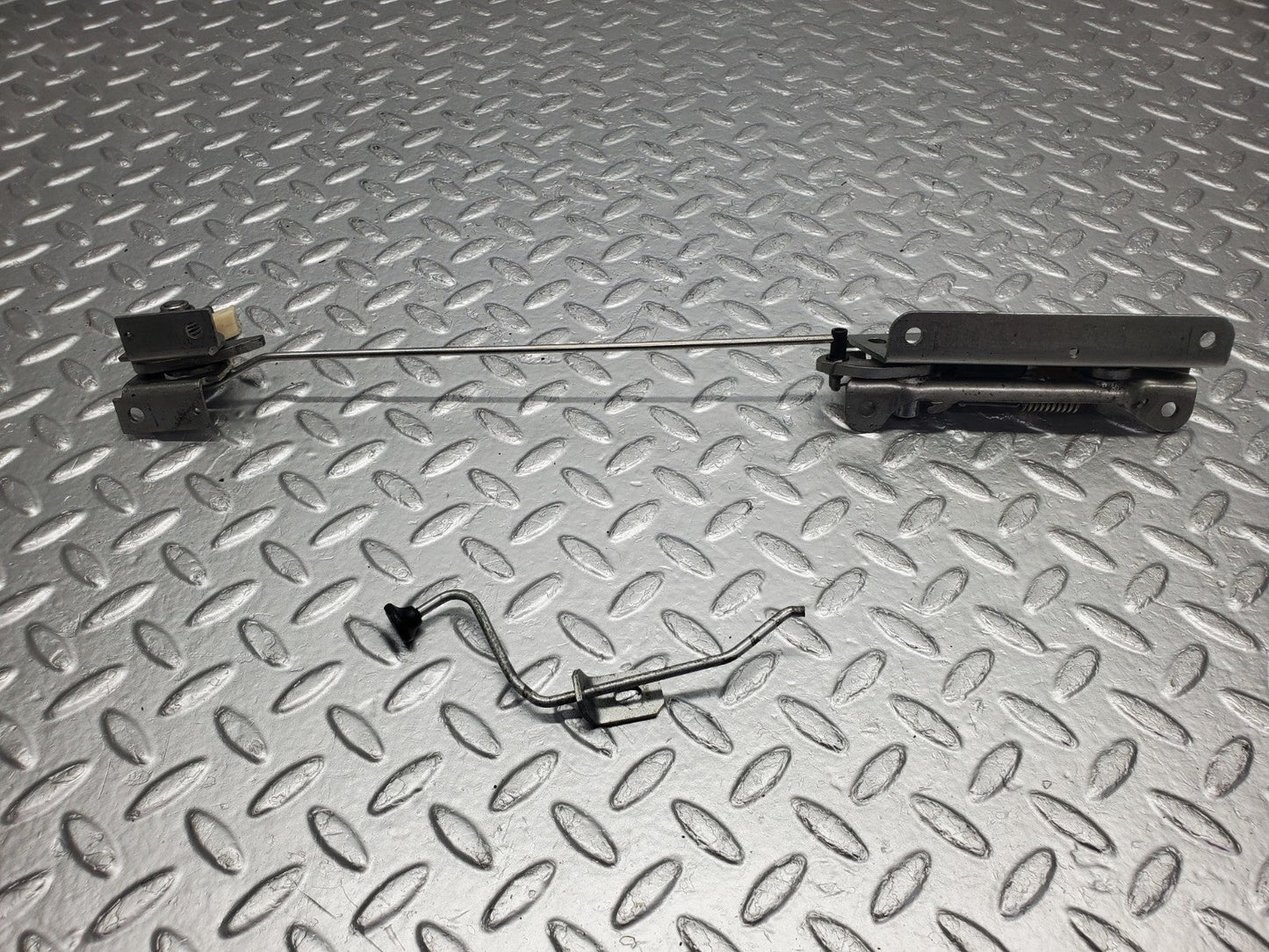 W124 Wagon rear right seat bench locking mechanism used OEM