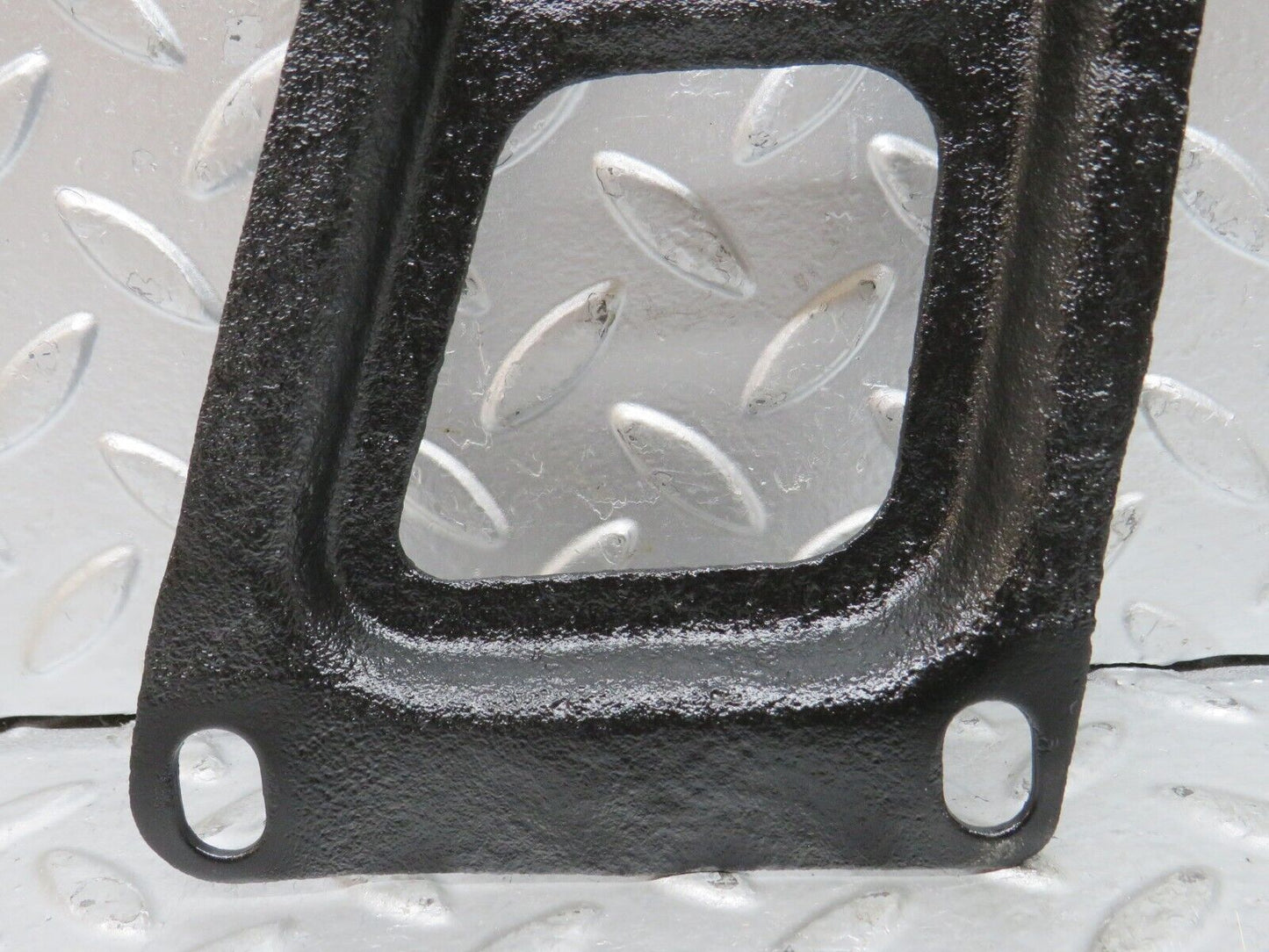 28515 Mercedes-Benz S123 Wagon Rear Suspension Axle Mounting Bracket