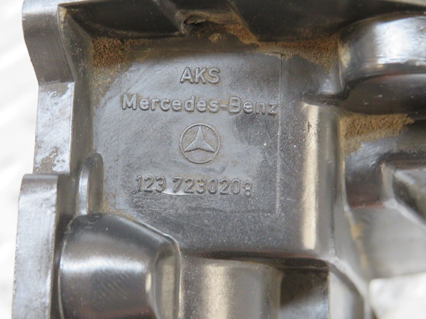 28290 Mercedes-Benz S123 240D Wagon Rear Right Door Lock Mechanism 1237330208