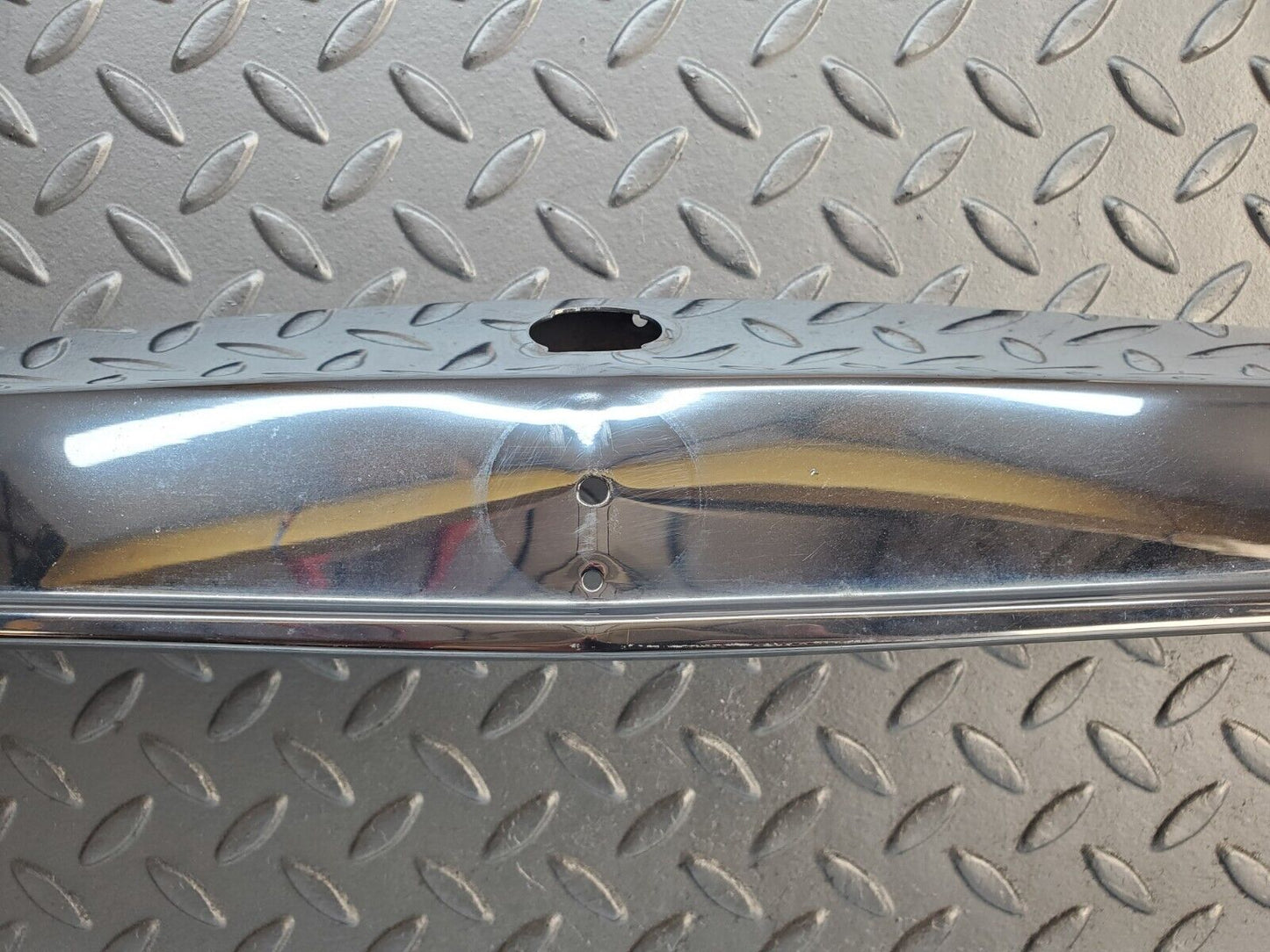 45724 Mercedes-Benz W126 420SE Bonnet Grill Chrome Frame