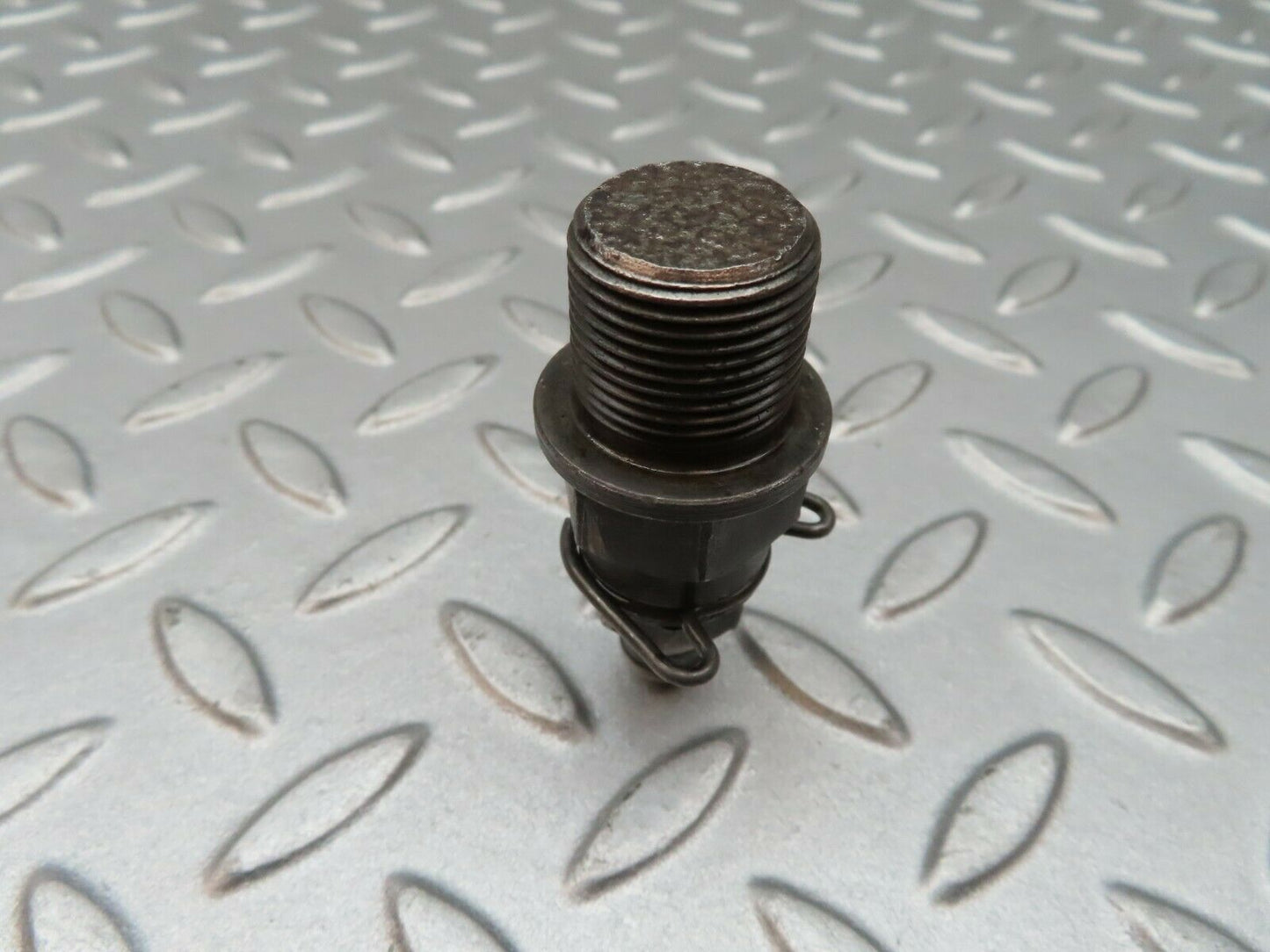 3541 Mercedes-Benz W108 280SE Ball Studs For Rocker Arm Mounting (Timing)
