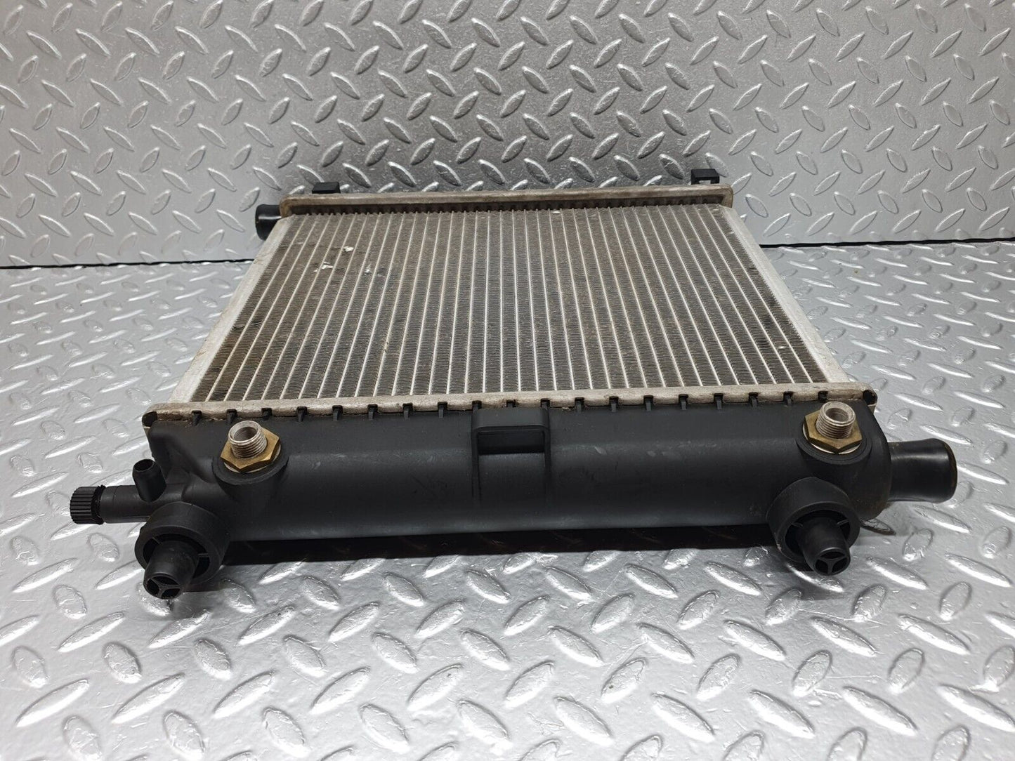 41399 Mercedes-Benz W124 200E Engine Coolant Radiator