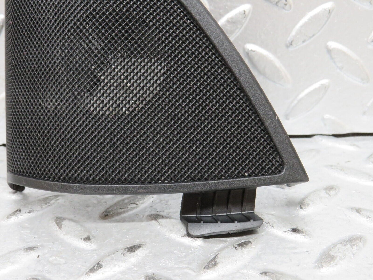29092 Mercedes-Benz C124 320CE Coupe Front Left Door Speaker Cover 2047203948