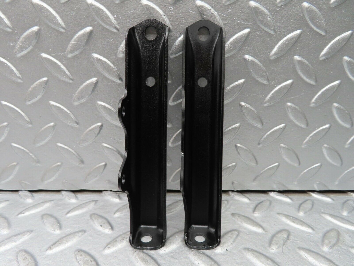 20027 Mercedes-Benz R129 300SL Coupe Air Intake Manifold Bracket
