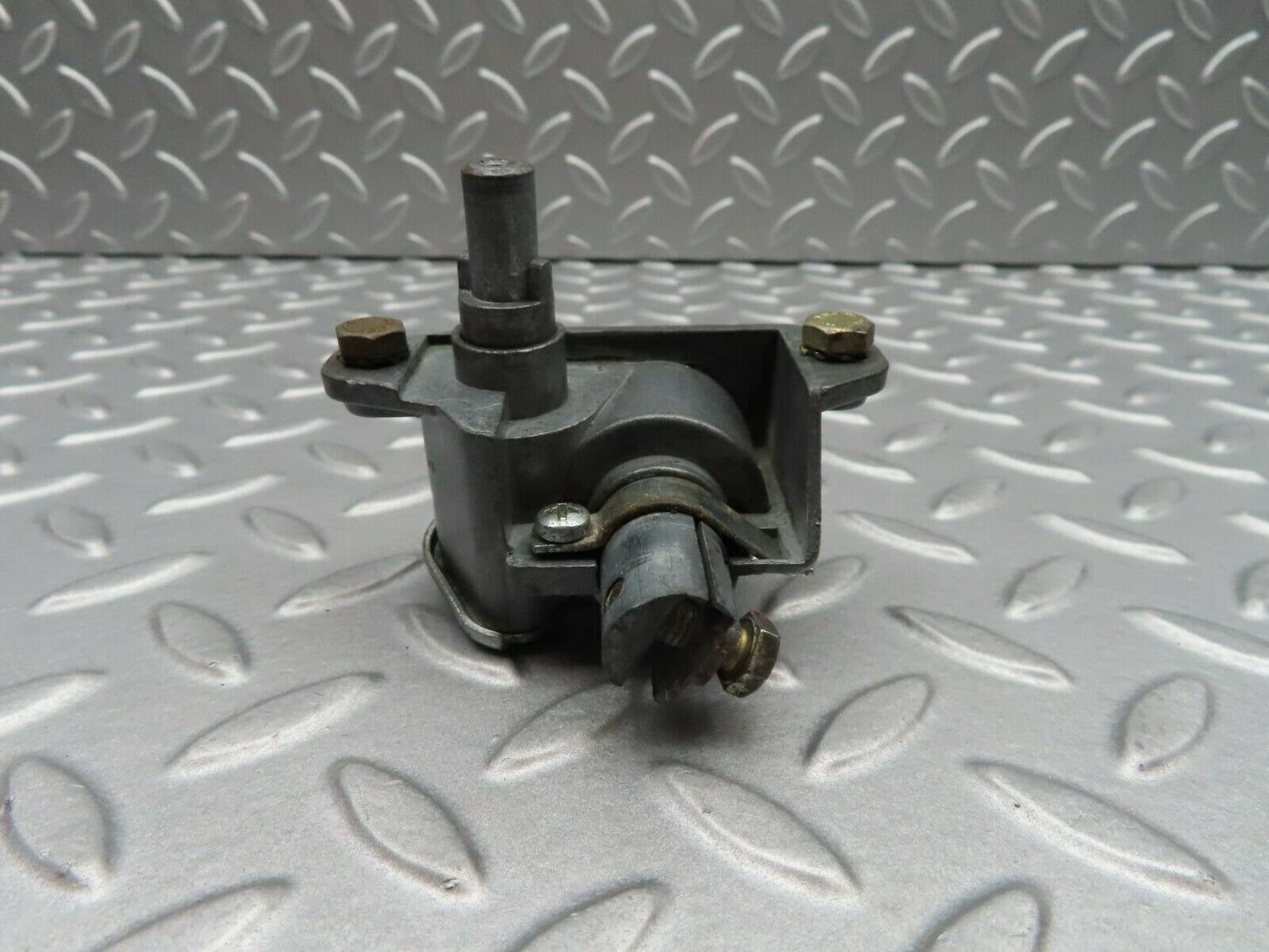 5075 Mercedes-Benz W114 280CE Coupe Vent Window Regulator Left