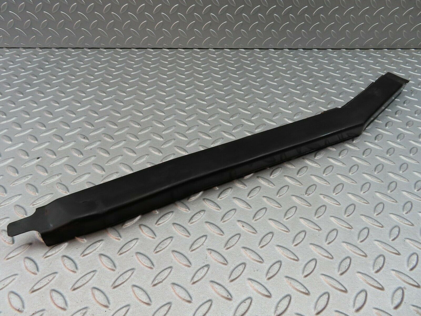 6236 Mercedes-Benz W126 380SE Floor Cable Duct Right Side 1268210636