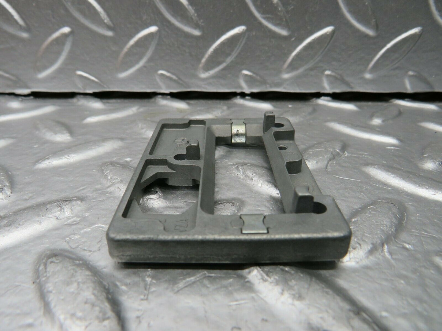 22580 Mercedes-Benz C124 E220 Coupe Rear View Mirror Mount Bracket