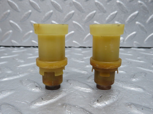 40174 Mercedes-Benz R107 350SL Coupe Fuel Injector Holder 2x