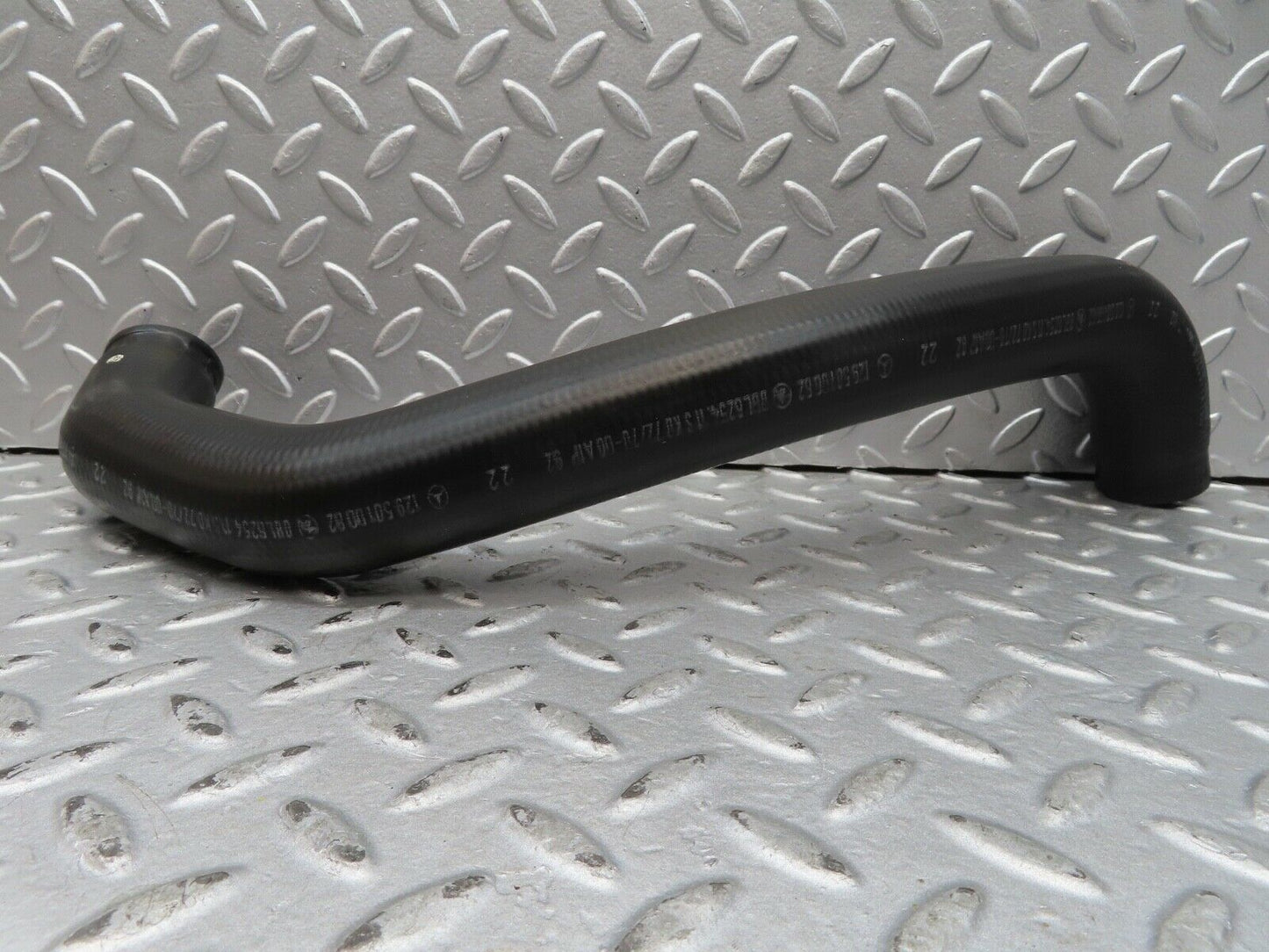 17287 Mercedes-Benz R129 300SL Coupe Radiator Lower Coolant Hose 1295010082