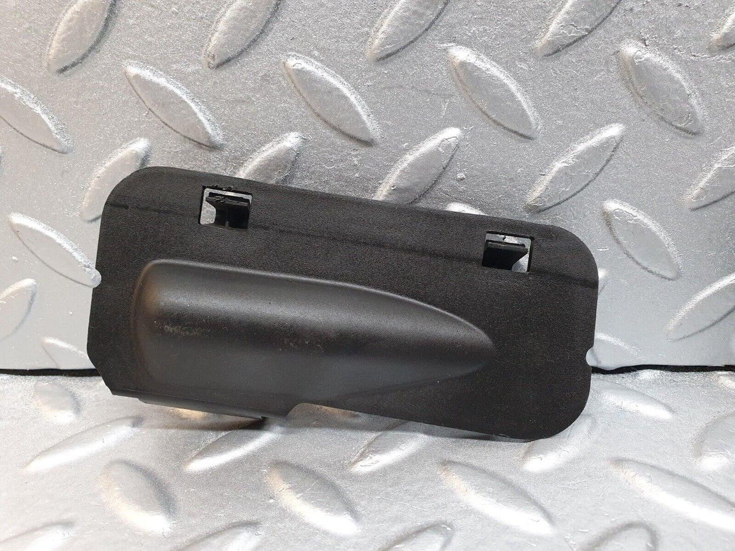 41975 Mercedes-Benz W202 C200 Windscreen Washer Nozzle Cover Trim 2028890025