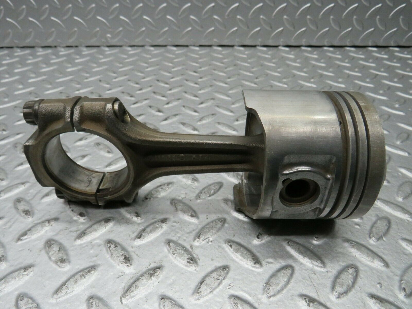 22207 Mercedes-Benz S123 280TE Piston With Connecting Rod 85.975 mm