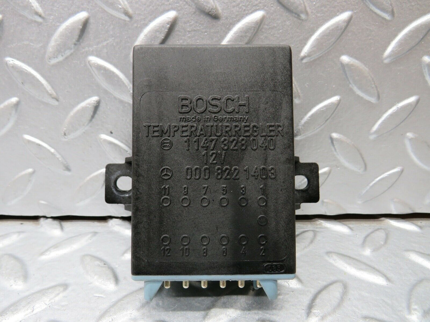 21716 Mercedes-Benz W126 300SE Heating Control Unit Bosch 0008221403