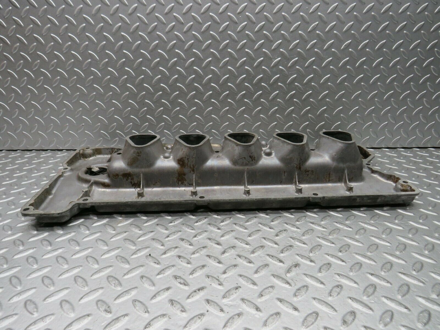 22232 Mercedes-Benz S123 280TE Wagon Cylinder Head Valve Cover 1100160905