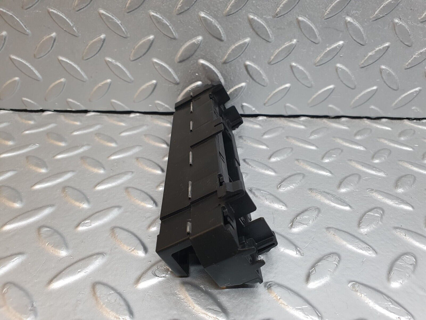 41982 Mercedes-Benz W202 C200 Centre Console Switch Bracket 2108210071