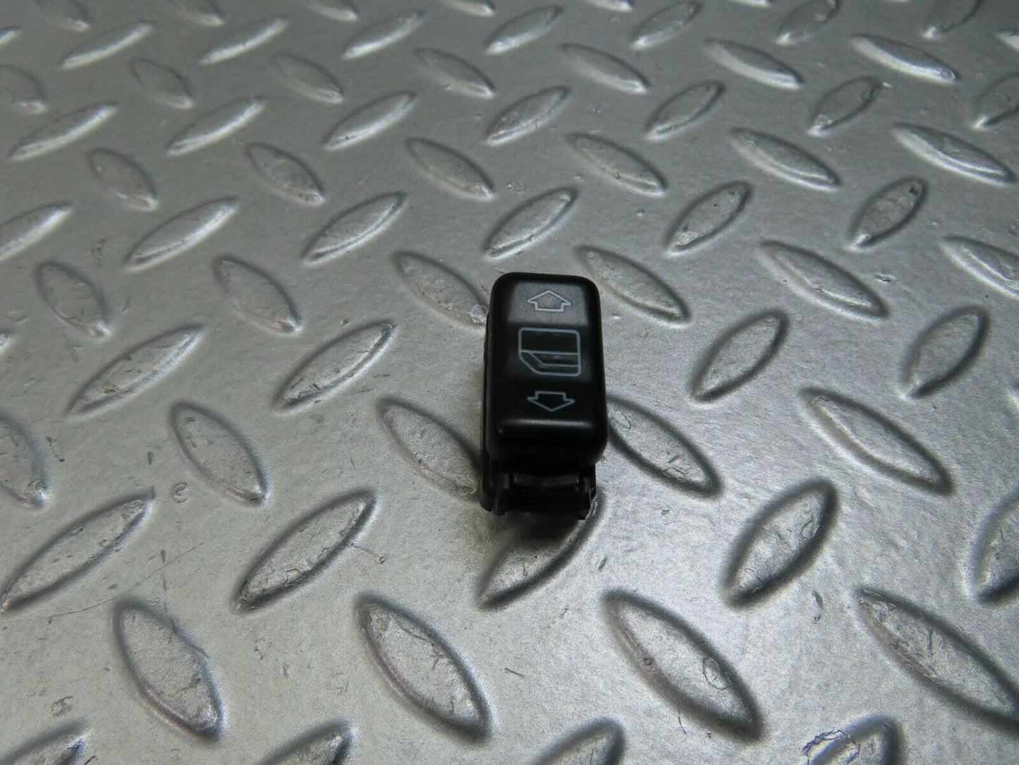 9336 Mercedes-Benz C124 300CE Coupe Rear Right Electric Window Switch
