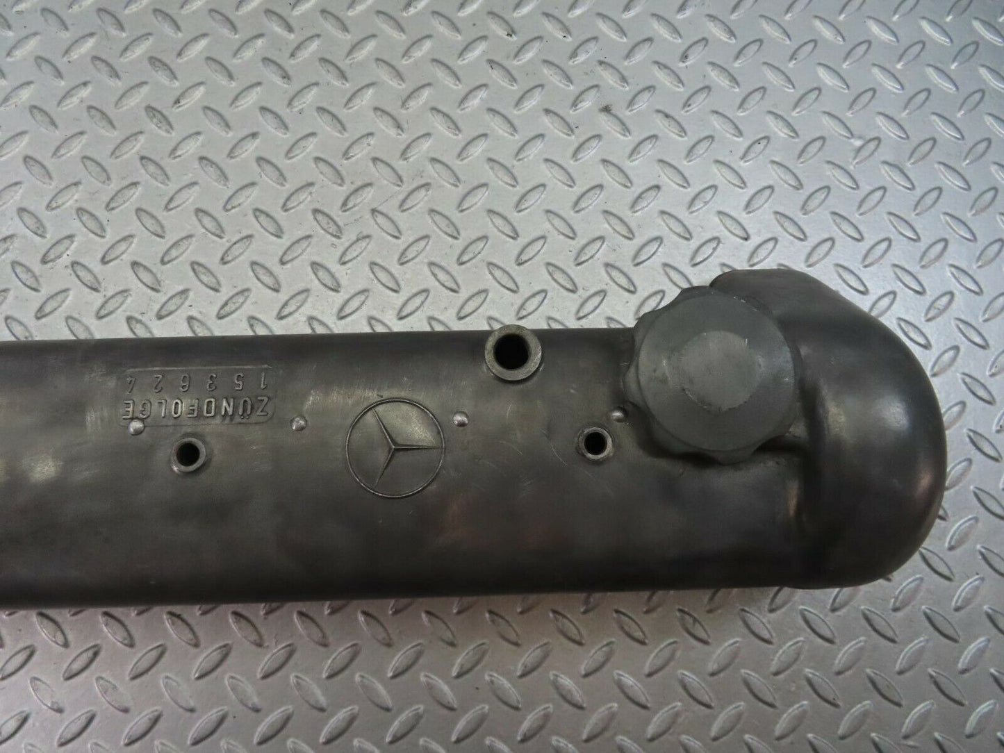 8673 Mercedes-Benz W111 Cylinder Head Valve Cover 1800161305