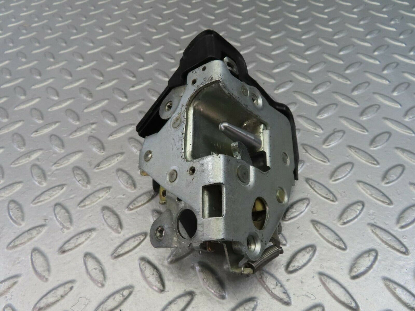 10724 Mercedes-Benz W123 230E Rear Right Door Lock Mechanism 1237330208