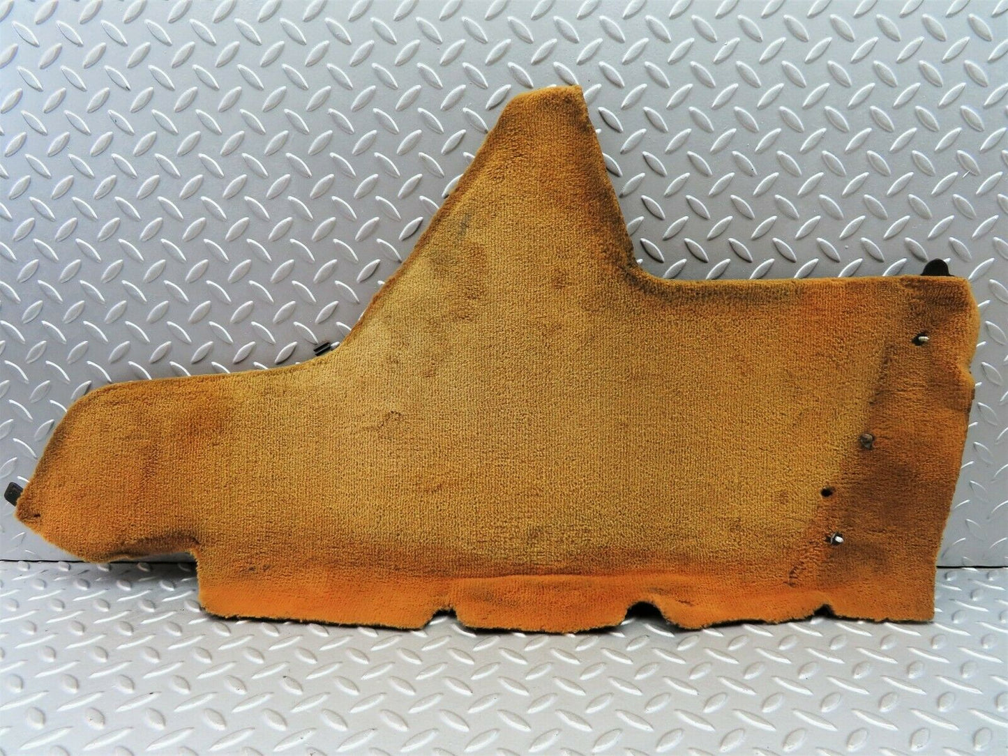 6323 Mercedes-Benz W126 380SE Centre Console Carpet Right Side Palomino