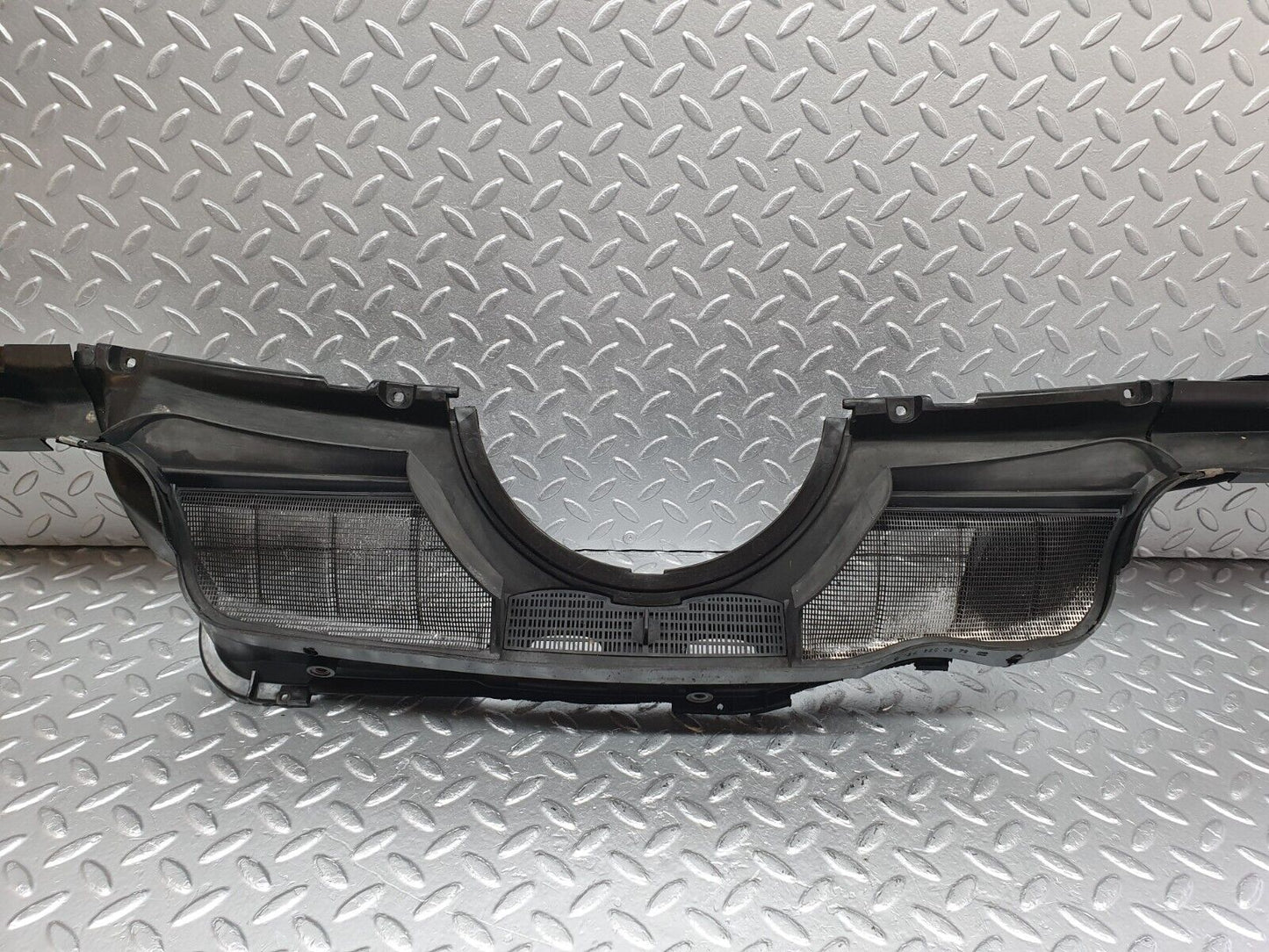 41454 Mercedes-Benz W124 200E Wiper Mechanism Cover Panel 1246280067 1246283707 1246202667 1246200978