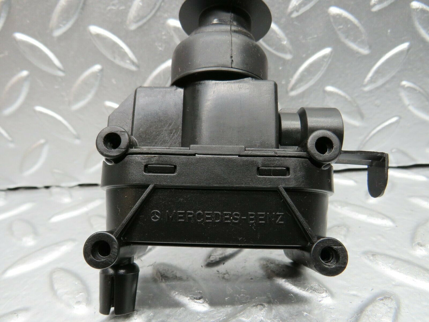 22494 Mercedes-Benz C124 E220 Coupe Door Lock Vacuum Actuator