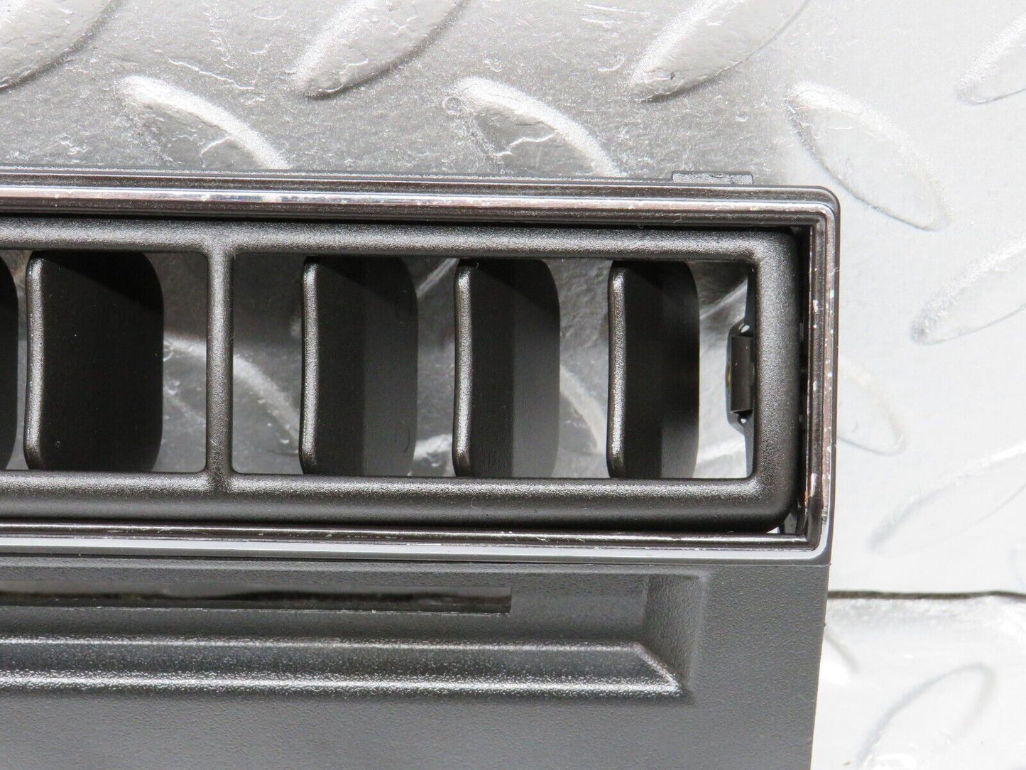 36187 Mercedes-Benz W126 420SE Centre Console Air Vent 1268300013