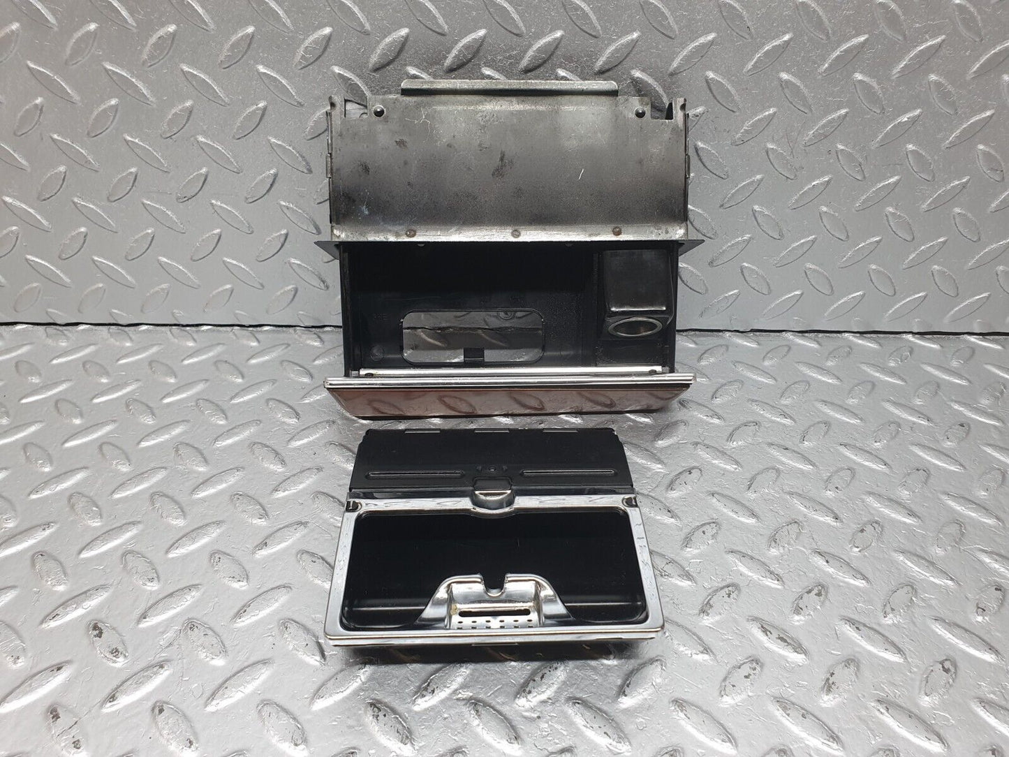 40975 Mercedes-Benz W126 300SE Centre Console Ashtray Wood Finish