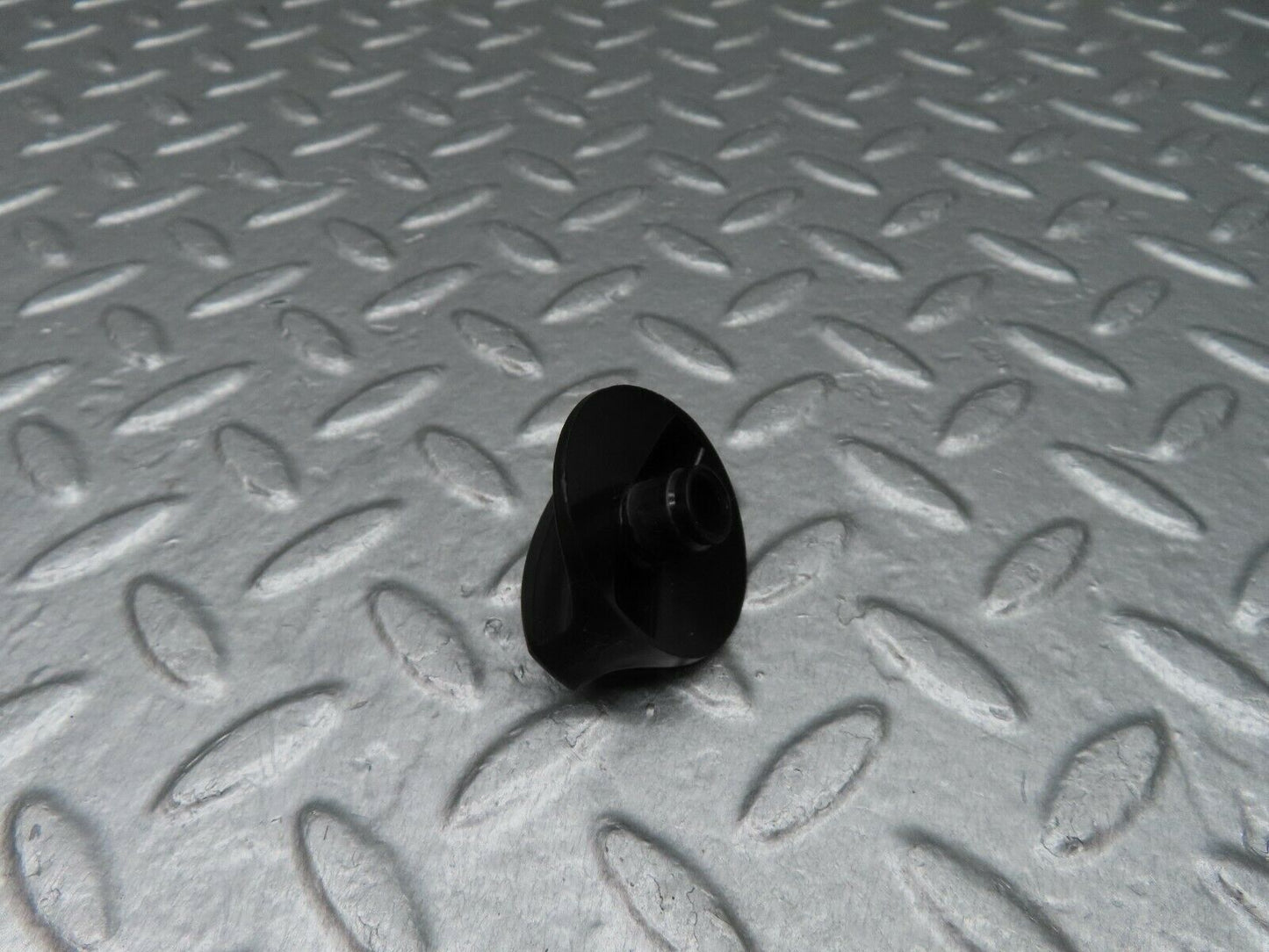 17979 Mercedes-Benz W123 200 Headlight Switch Black Collar And Knob