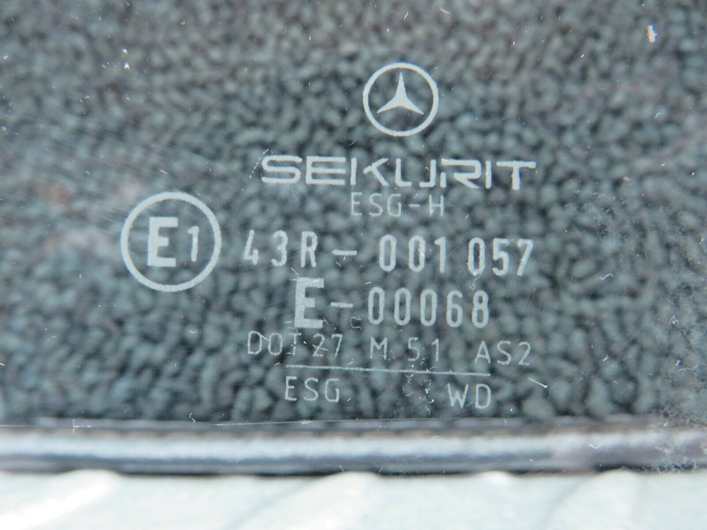 22033 Mercedes-Benz S123 280TE Wagon Rear Right Window Glass