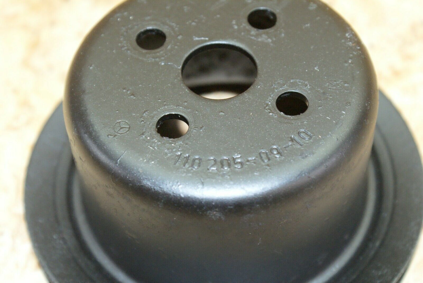2382 Mercedes-Benz W123 280E Water Pump Pulley 1102050910