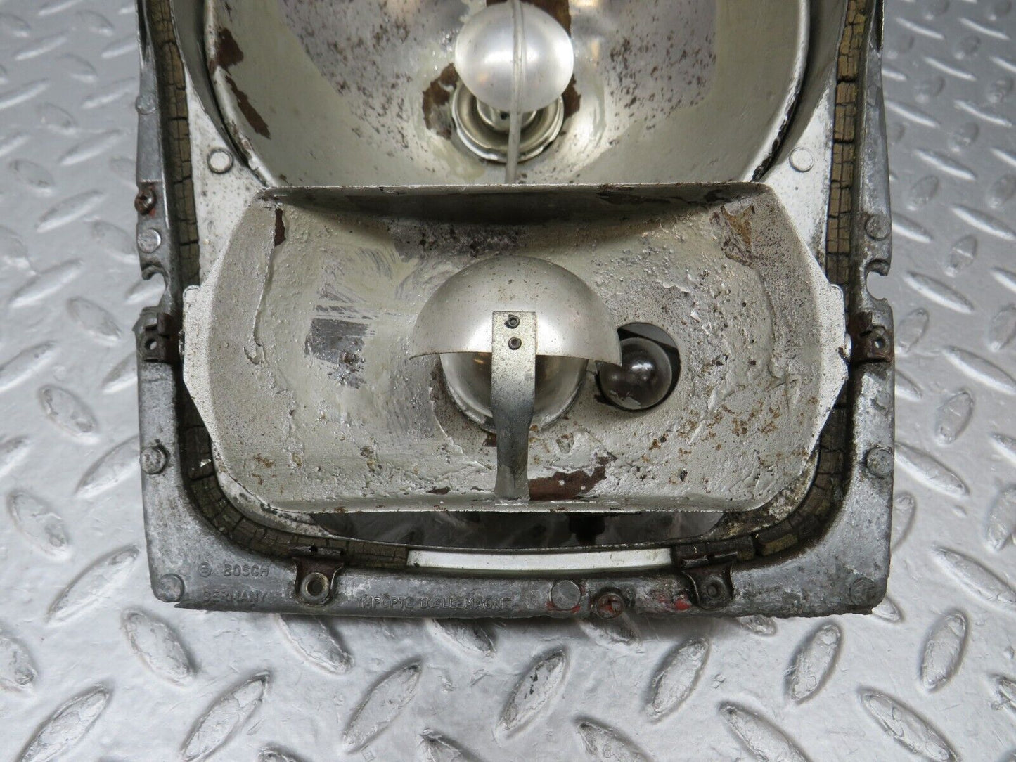 35863 Mercedes-Benz W108 Headlight Bosch 1305630023