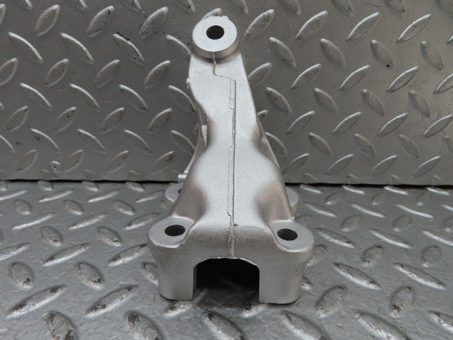 19657 Mercedes-Benz C140 CL420 Coupe Engine Mount Bracket Right 1192234204