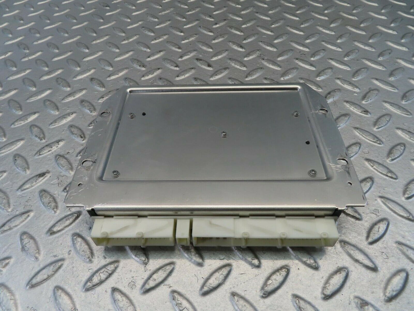 11127 Mercedes-Benz W221 S320 Air Suspension Control Module 2215404062