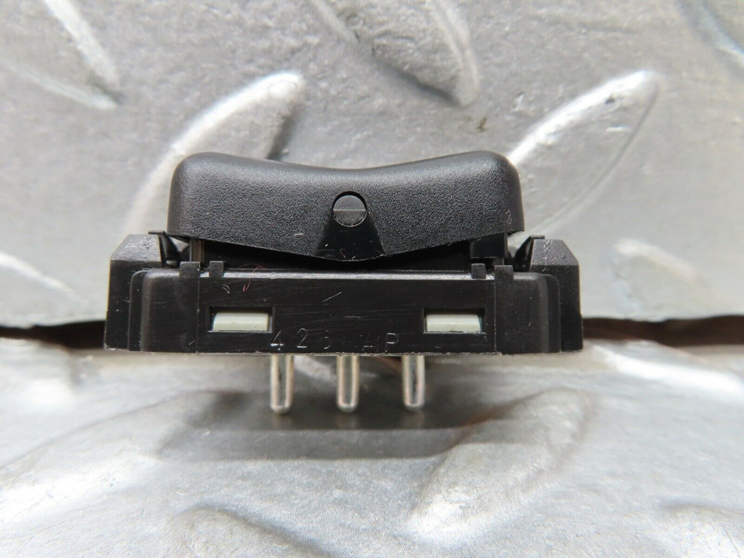 19720 Mercedes-Benz C140 CL420 Coupe Seat Belt Presenter Switch 1408206410