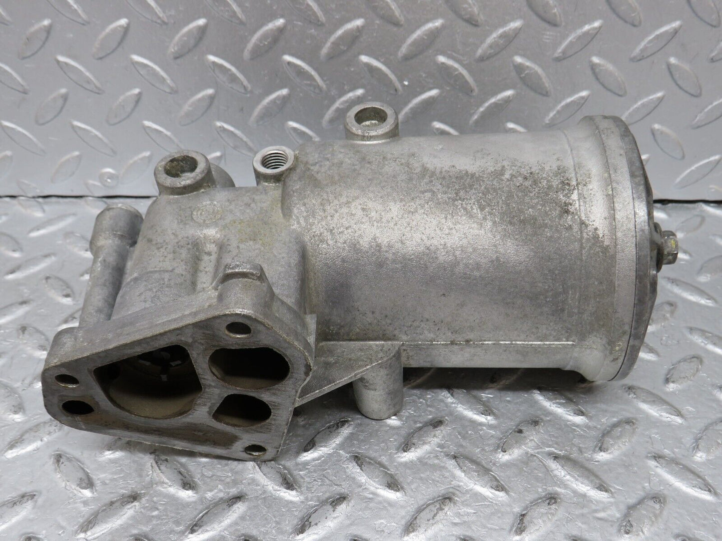 36333 Mercedes-Benz W126 420SE Oil Filter Housing 1171802611 1171840008