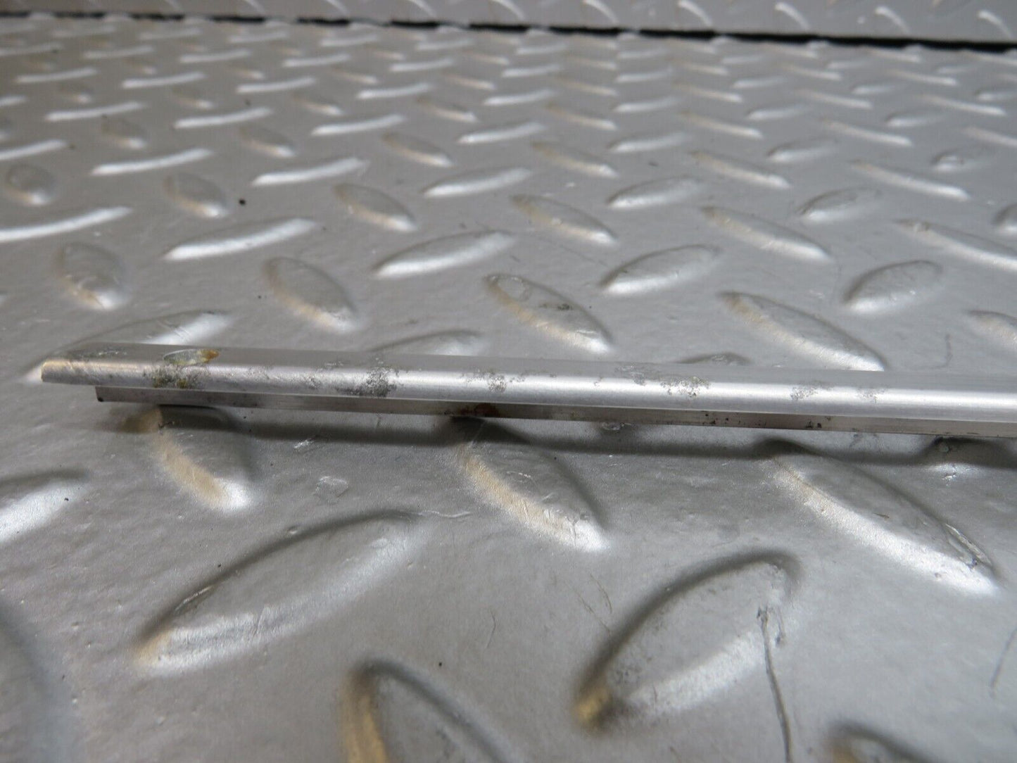 36953 Mercedes-Benz C126 420SEC Coupe Sunroof Chrome Trim
