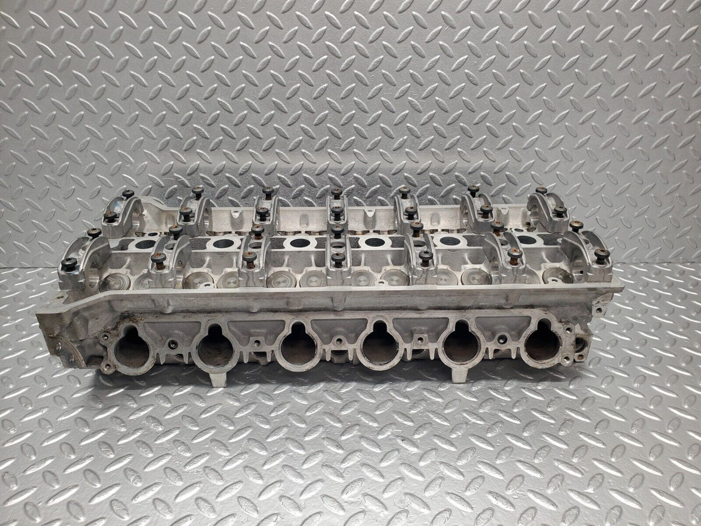 46239 Mercedes-Benz W124 280E Cylinder Head 1040161601