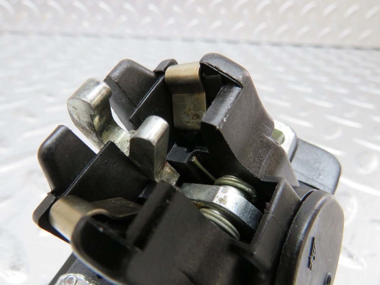 25317 Mercedes-Benz W201 190D Trunk Lock No Key