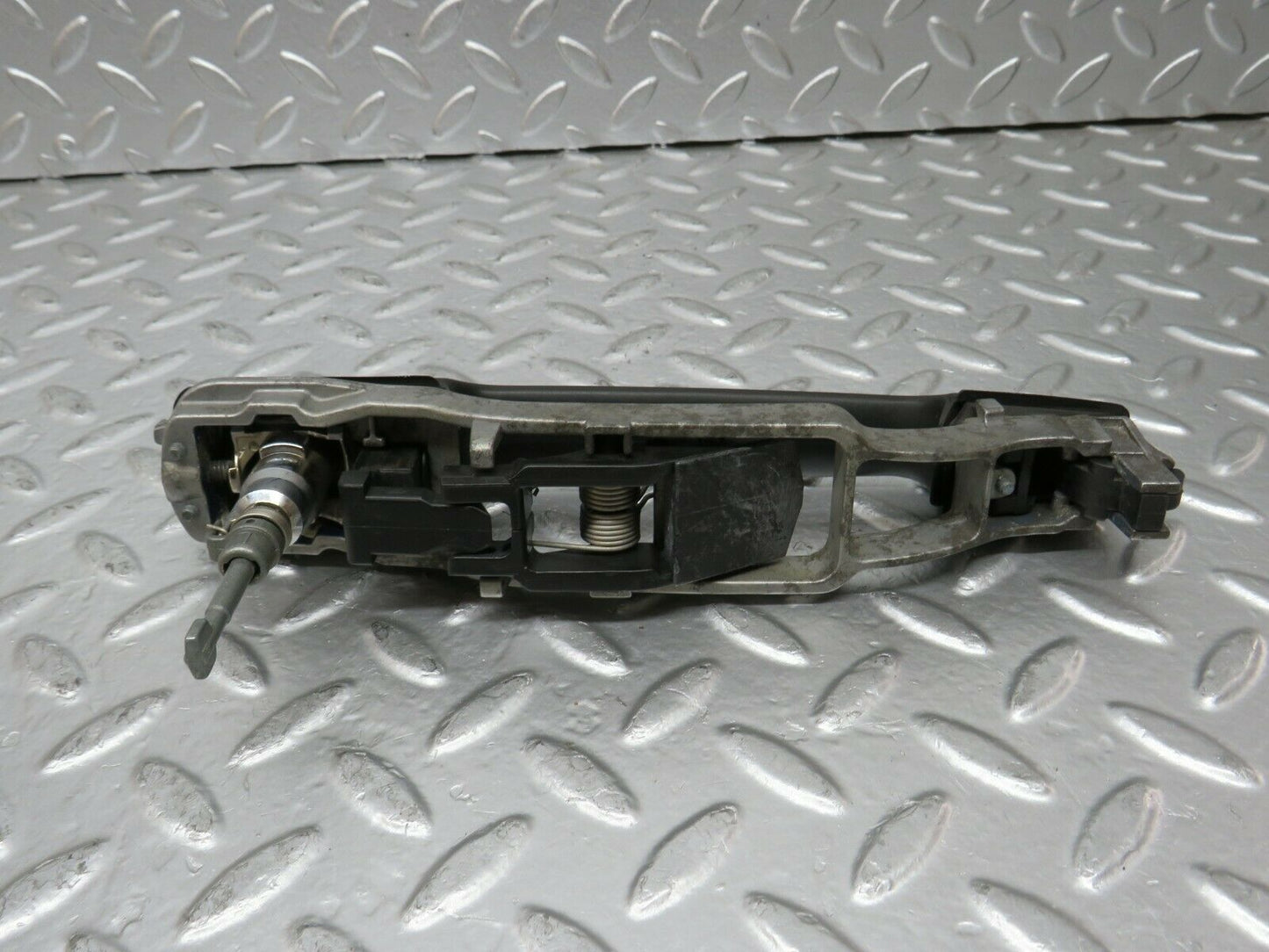 24256 Mercedes-Benz S124 220TE Front Left Exterior Door Handle No Key