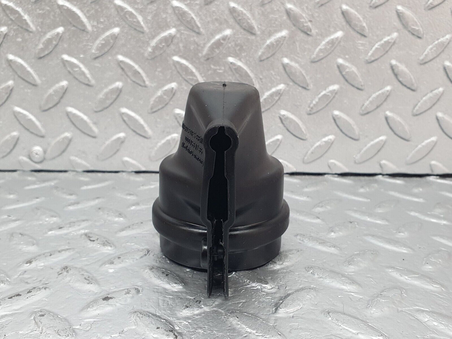 44022 Mercedes-Benz C123 230CE Coupe Ignition Coil Protective Cap 0001581785