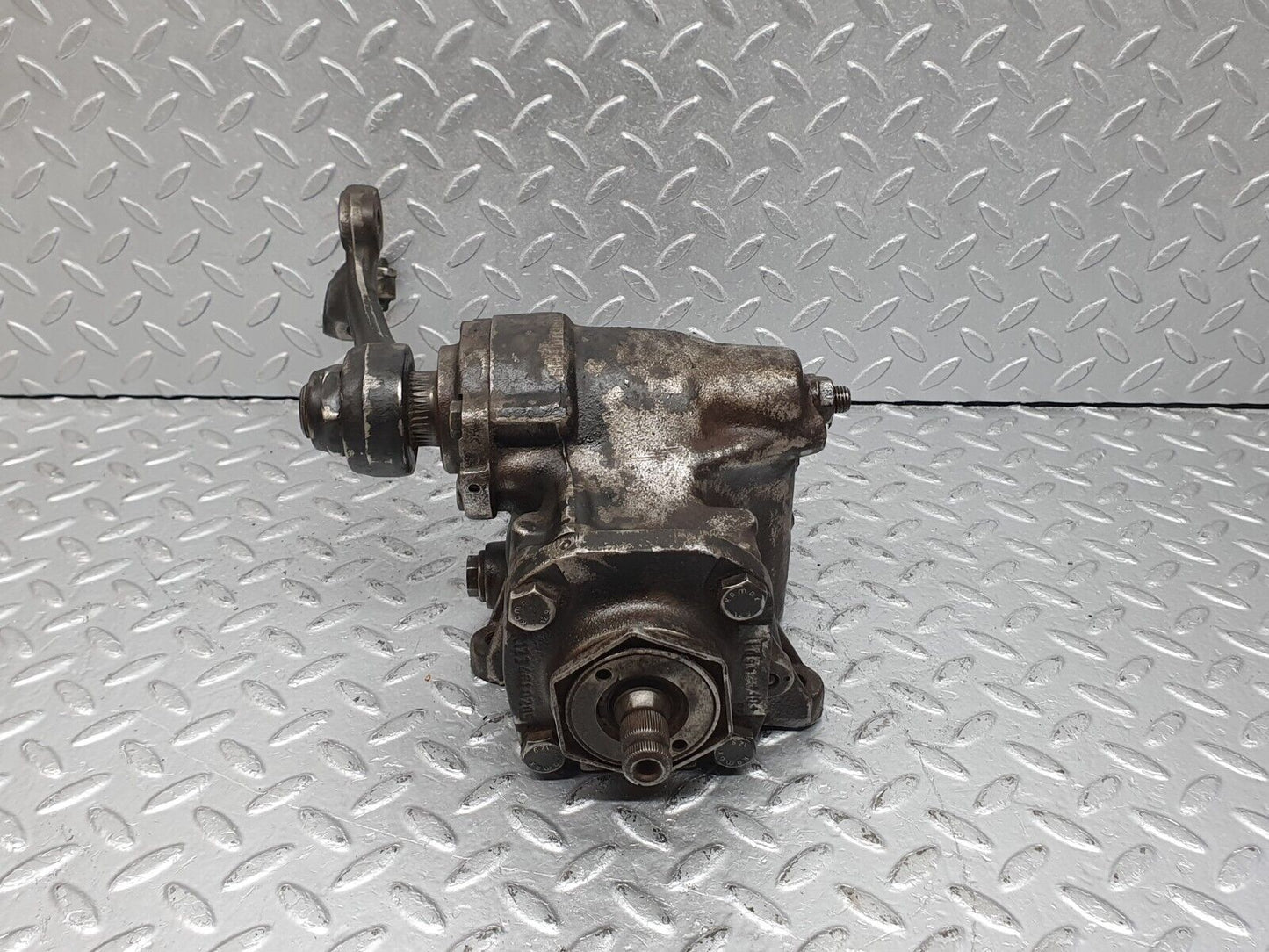 41223 Mercedes-Benz W126 300SE Steering Box 1264610501